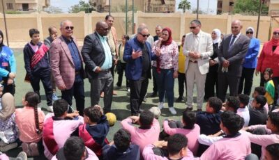 وفد من الدولية للتربية يزور مدرسة أبناء الوافدين واللاجئين بأكتوبر