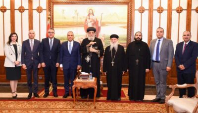 وزير الخارجية يقدم التهنئة لقداسة البابا تواضروس الثاني بمناسبة عيد القيامة المجيد