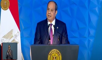 الرئيس السيسي يعلن التوقيع على إصدار قانون العمل الجديد