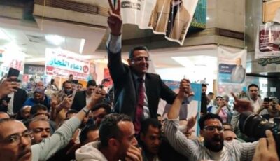 انتخابات نقابة الصحفيين.. أنصار خالد البلشي يحتفلون بفوزه نقيبا ويهتفون: عاشت حرية الصحافة