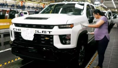 جنرال موتورز للسيارات تسرح موظفيها فجأة لسبب صادم