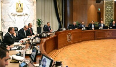 رئيس الوزراء يتابع خطوات تيسير إجراءات دخول السائحين بالمطارات والمنافذ المختلفة