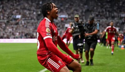 راتب متواضع لموهبة ليفربول بانتظار العقد الاحترافي