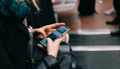 مدينة يابانية توصي باستخدام الأجهزة الرقمية ساعتين فقط يوميا بعد أوقات العمل والدراسة