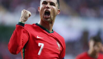 كريستيانو رونالدو يدخل نادي المليارات