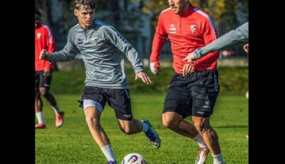 بودولسكي يخطف الأنظار بصورة تدريب مع ابنه لويس