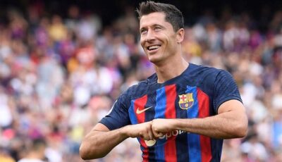 كتاب يكشف طلبًا غريبًا من برشلونة لليفاندوفسكي