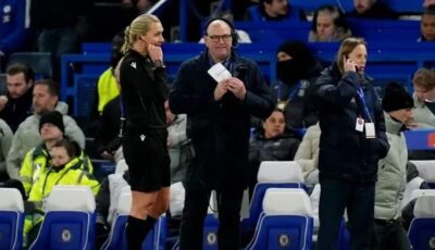 قمة نسائية تتوقف في الظلام